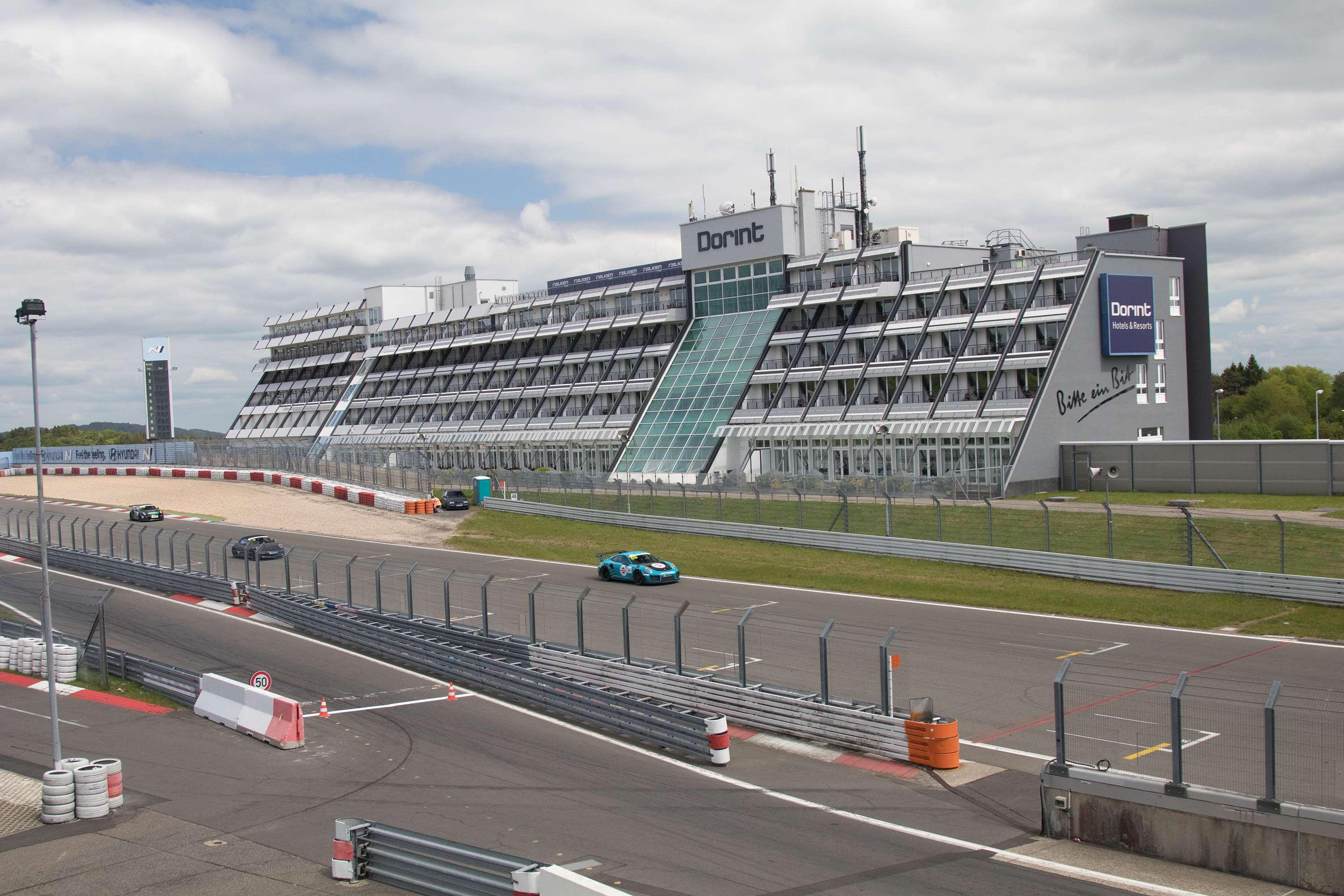 Готель Dorint Am Nuerburgring Hocheifel Екстер'єр фото